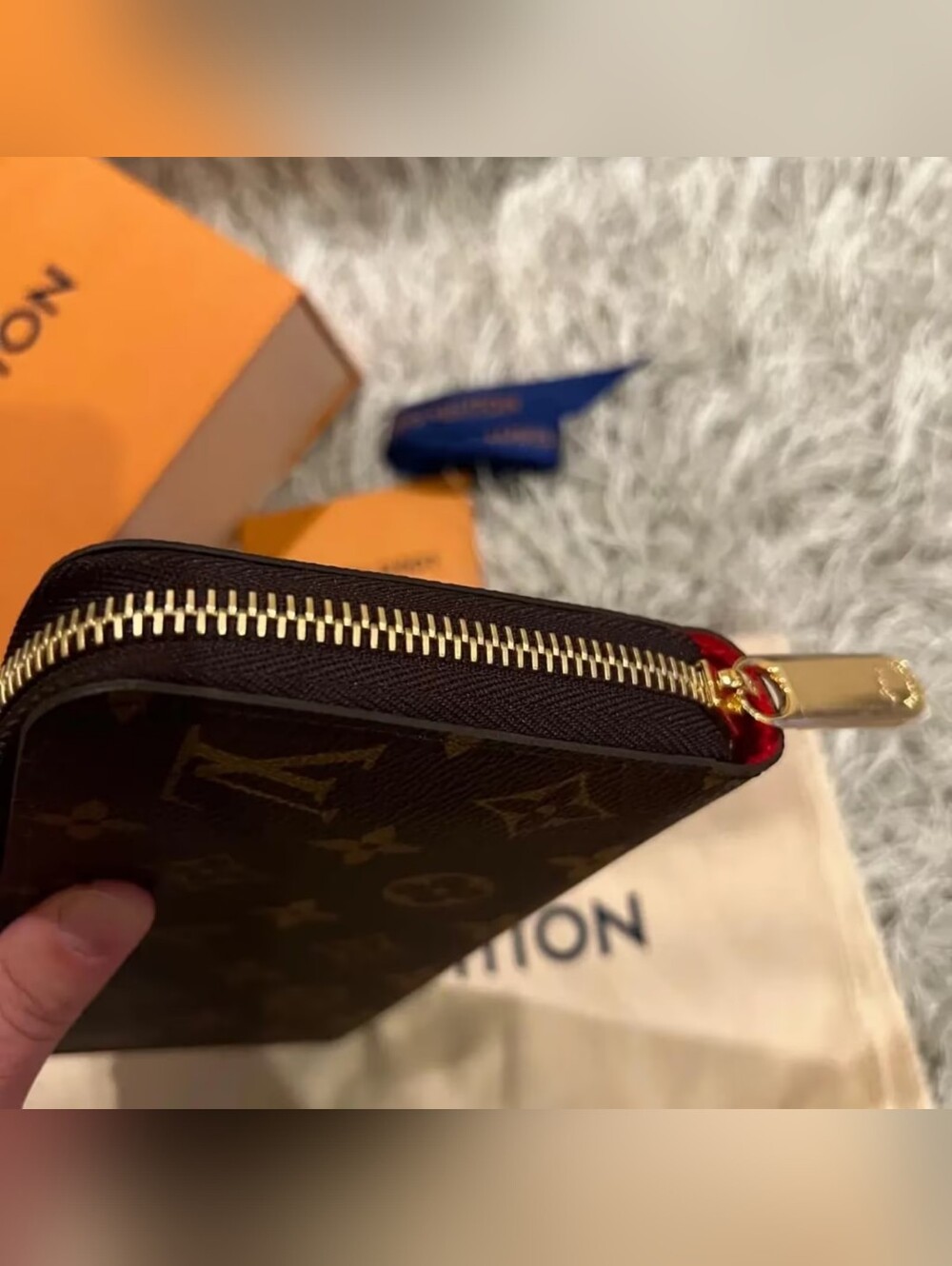 Louis Vuitton Monogram Zippy Wallet in Brown - Picture 5 of 7